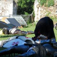 551276_403187629804339_1026368394_n